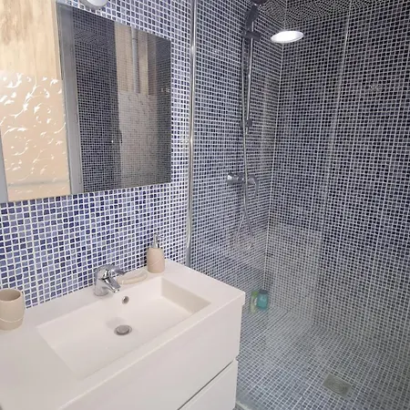 Duplex Centre160m2 Climatisation 3 Avec Parking * Nimes